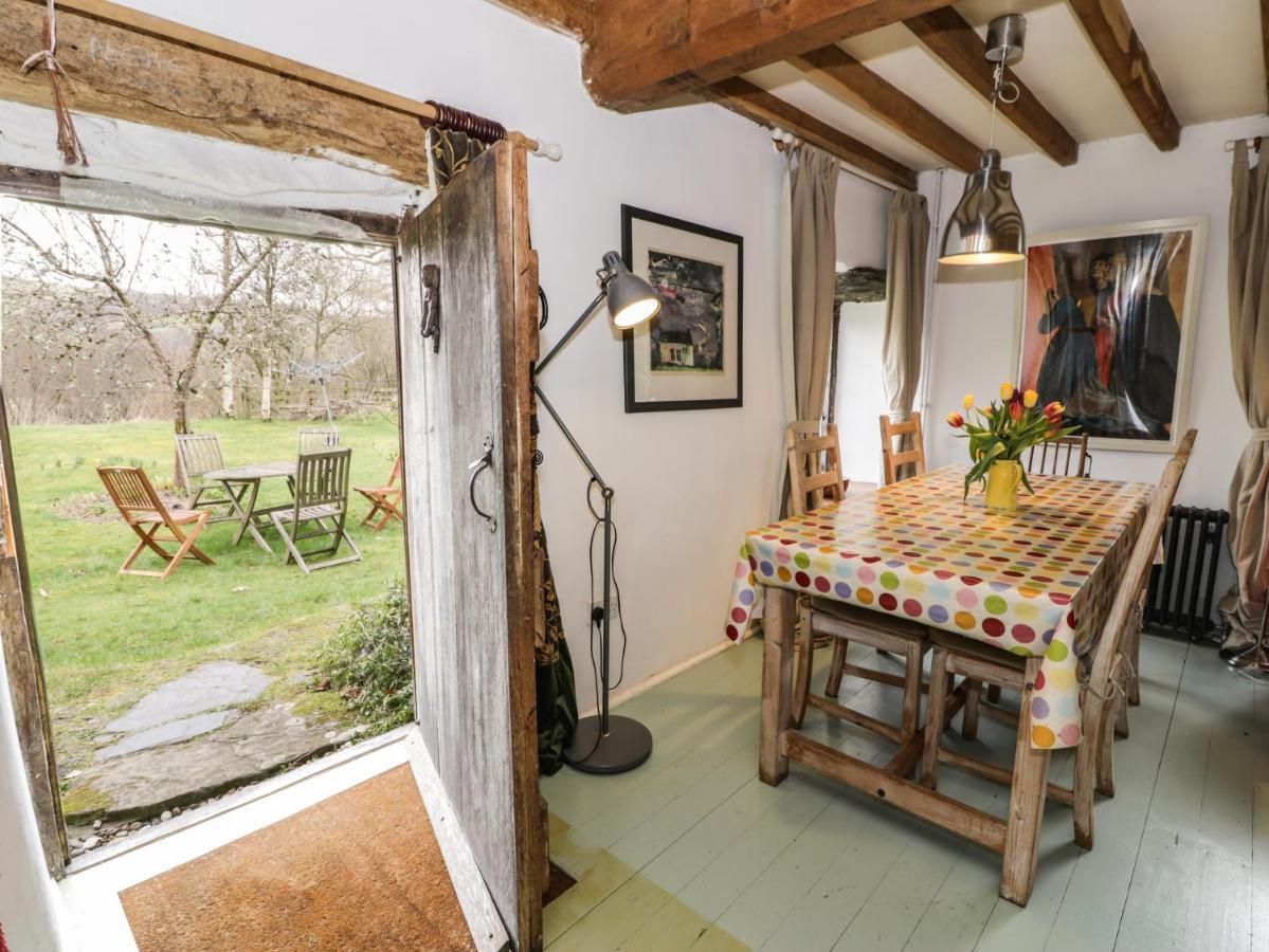 Beudy Dolpebyll Villa Llangadfan Bagian luar foto