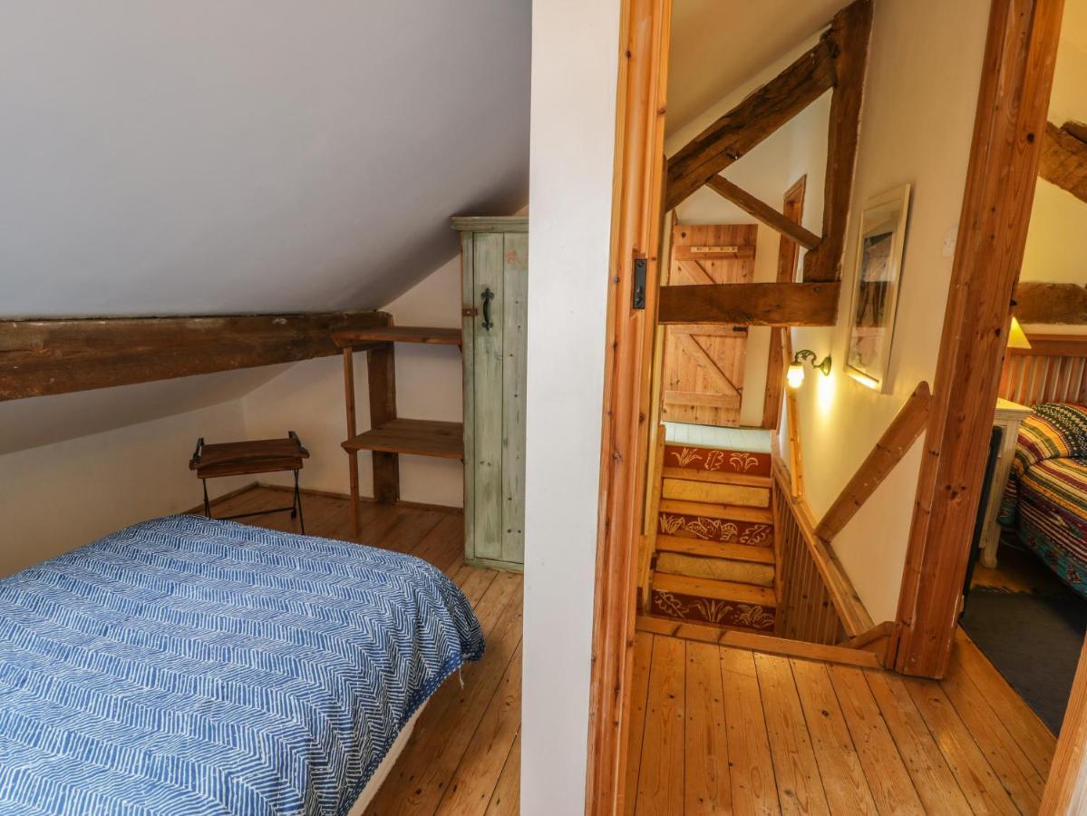 Beudy Dolpebyll Villa Llangadfan Bagian luar foto