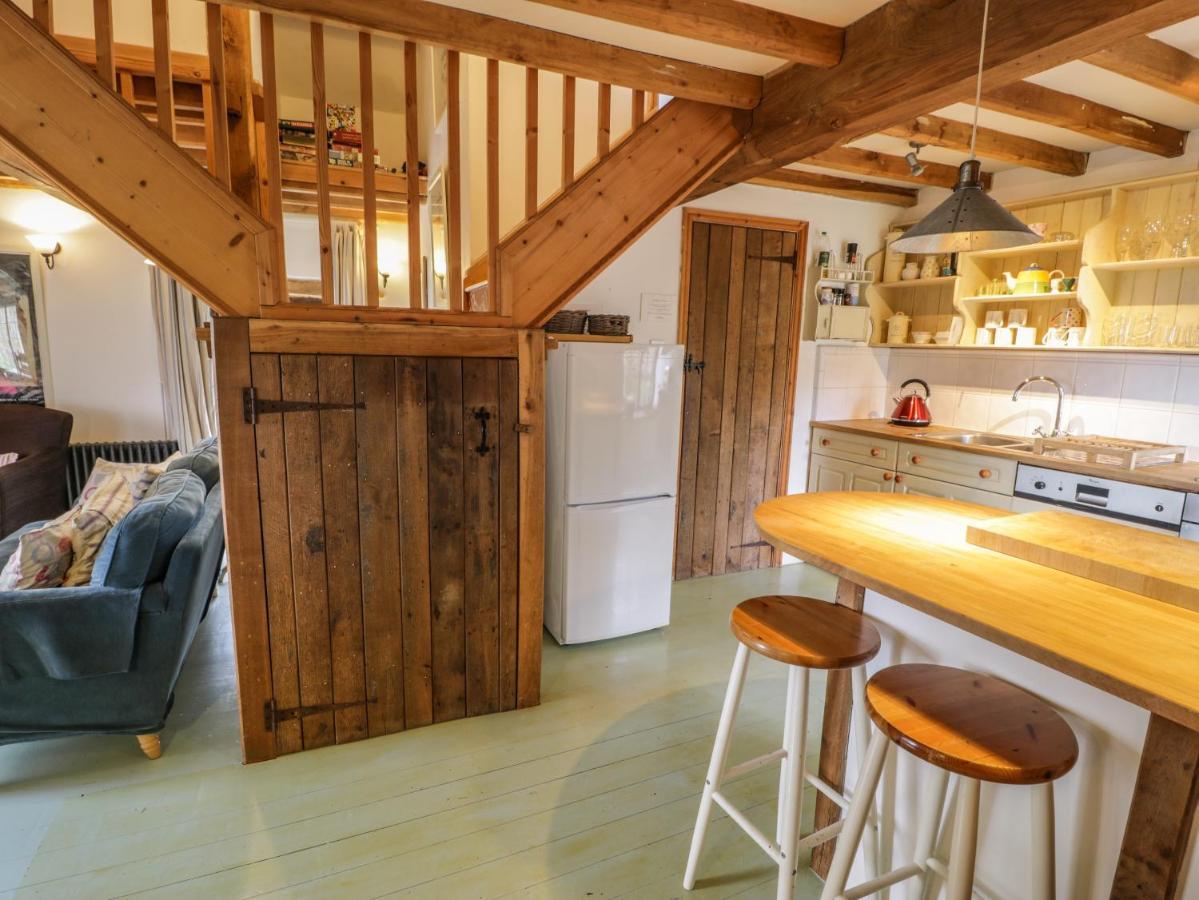 Beudy Dolpebyll Villa Llangadfan Bagian luar foto