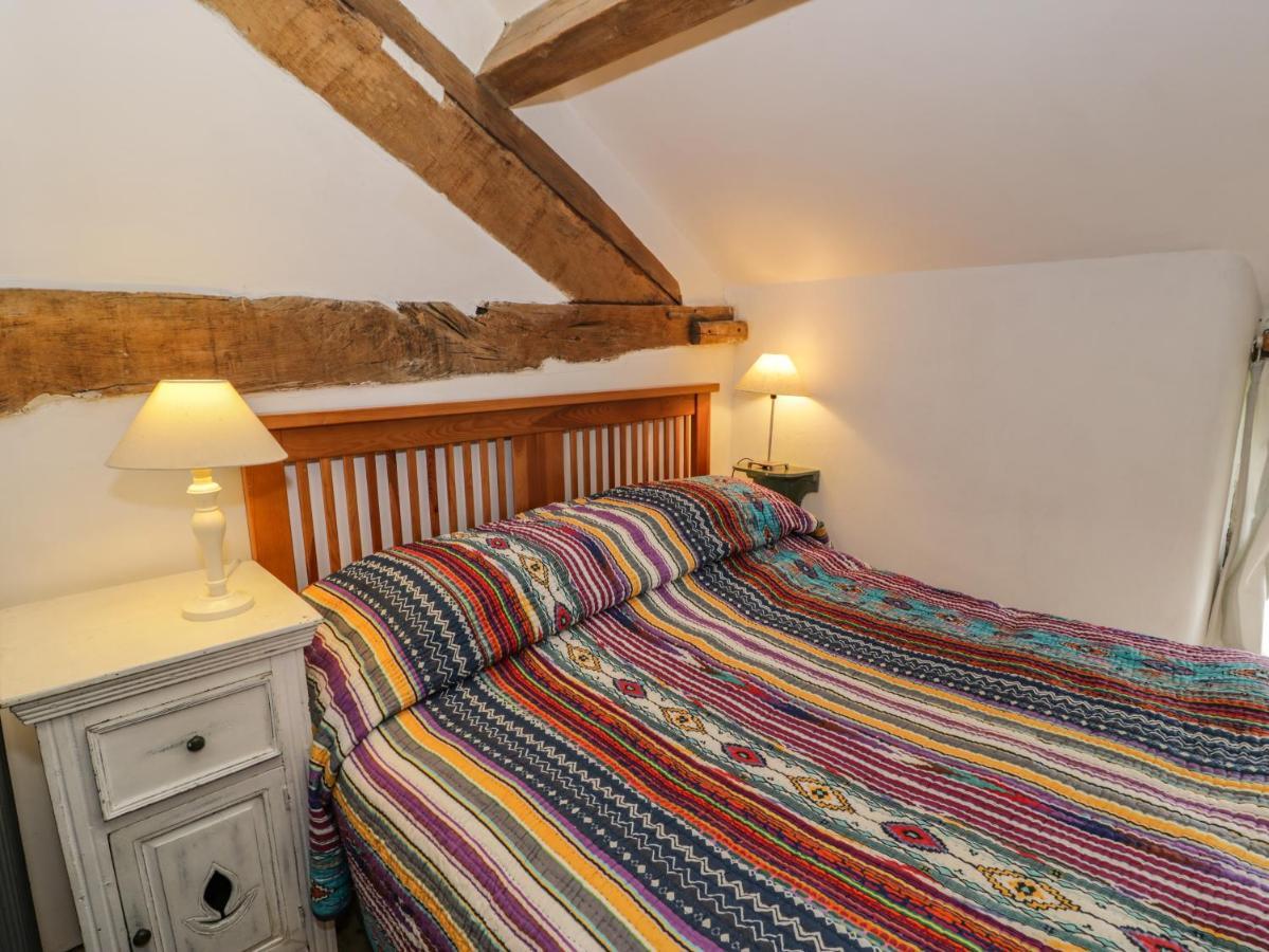 Beudy Dolpebyll Villa Llangadfan Bagian luar foto
