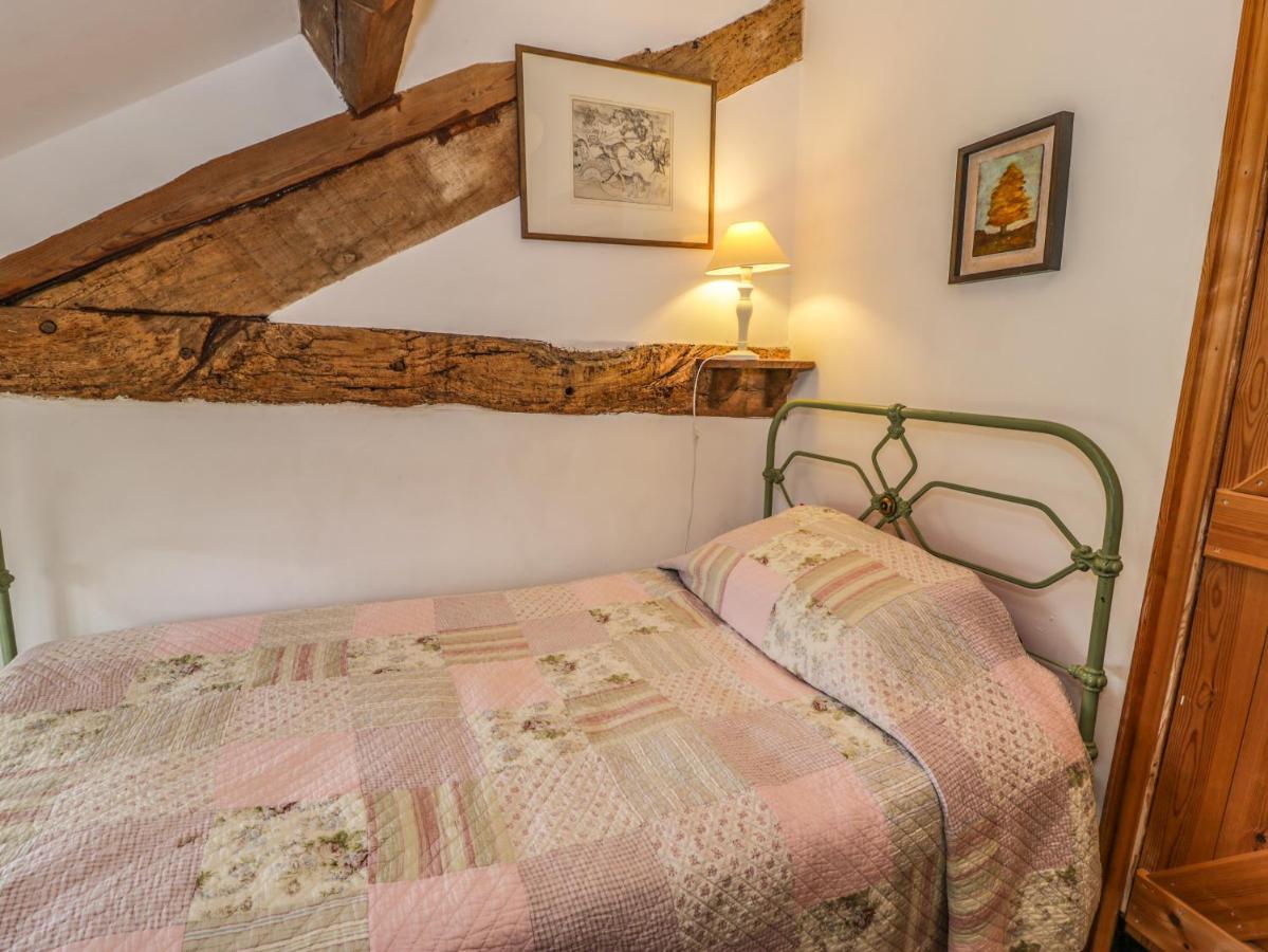 Beudy Dolpebyll Villa Llangadfan Bagian luar foto